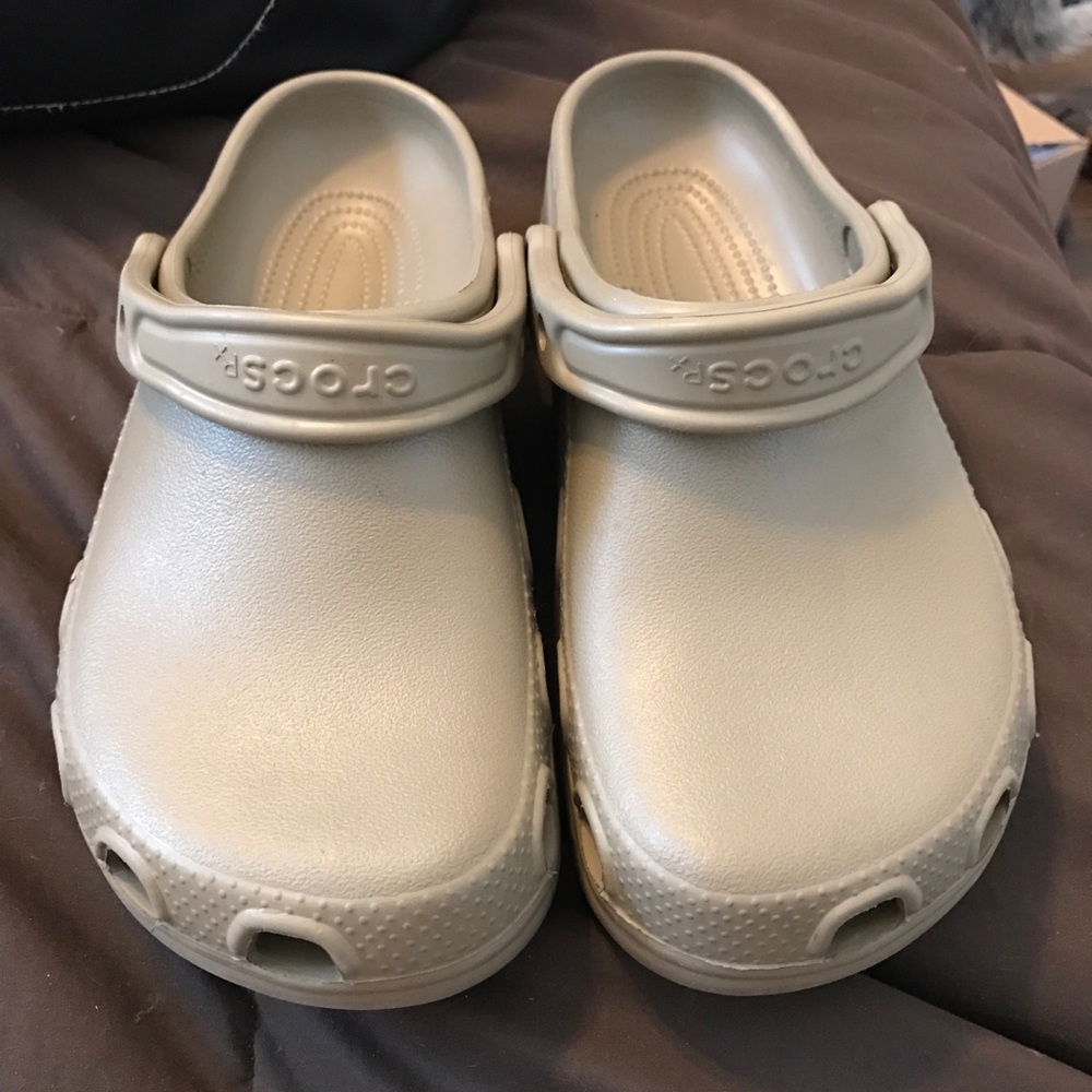 Crocs unisex M6W8